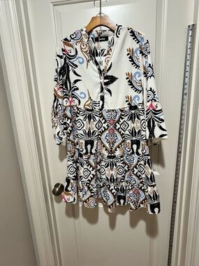 Miduo women’s NWT size M White Tiered Midi Dress with Black & Blue Accent